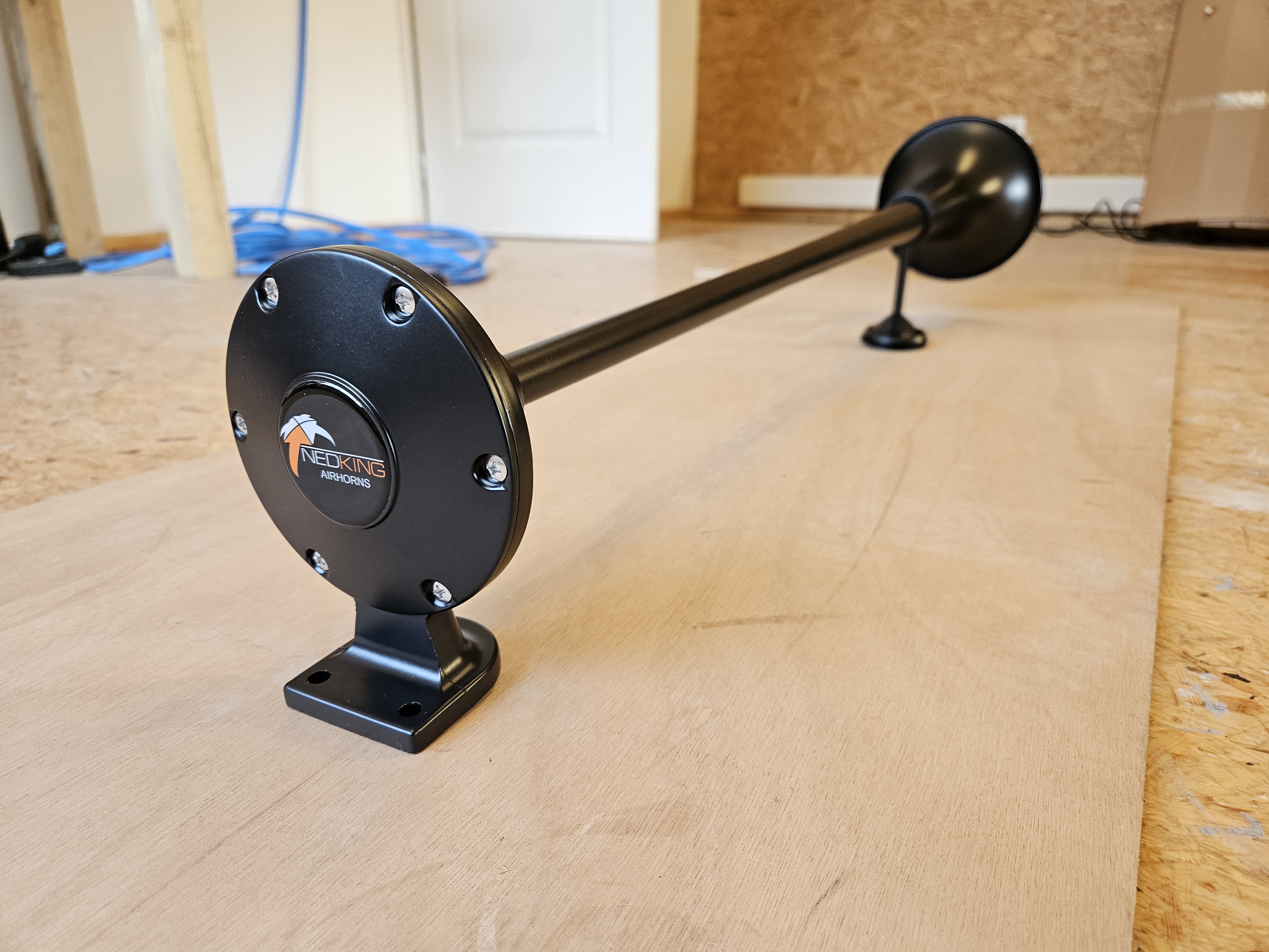 Trompe Nedking 95 cm Noir – Image 2