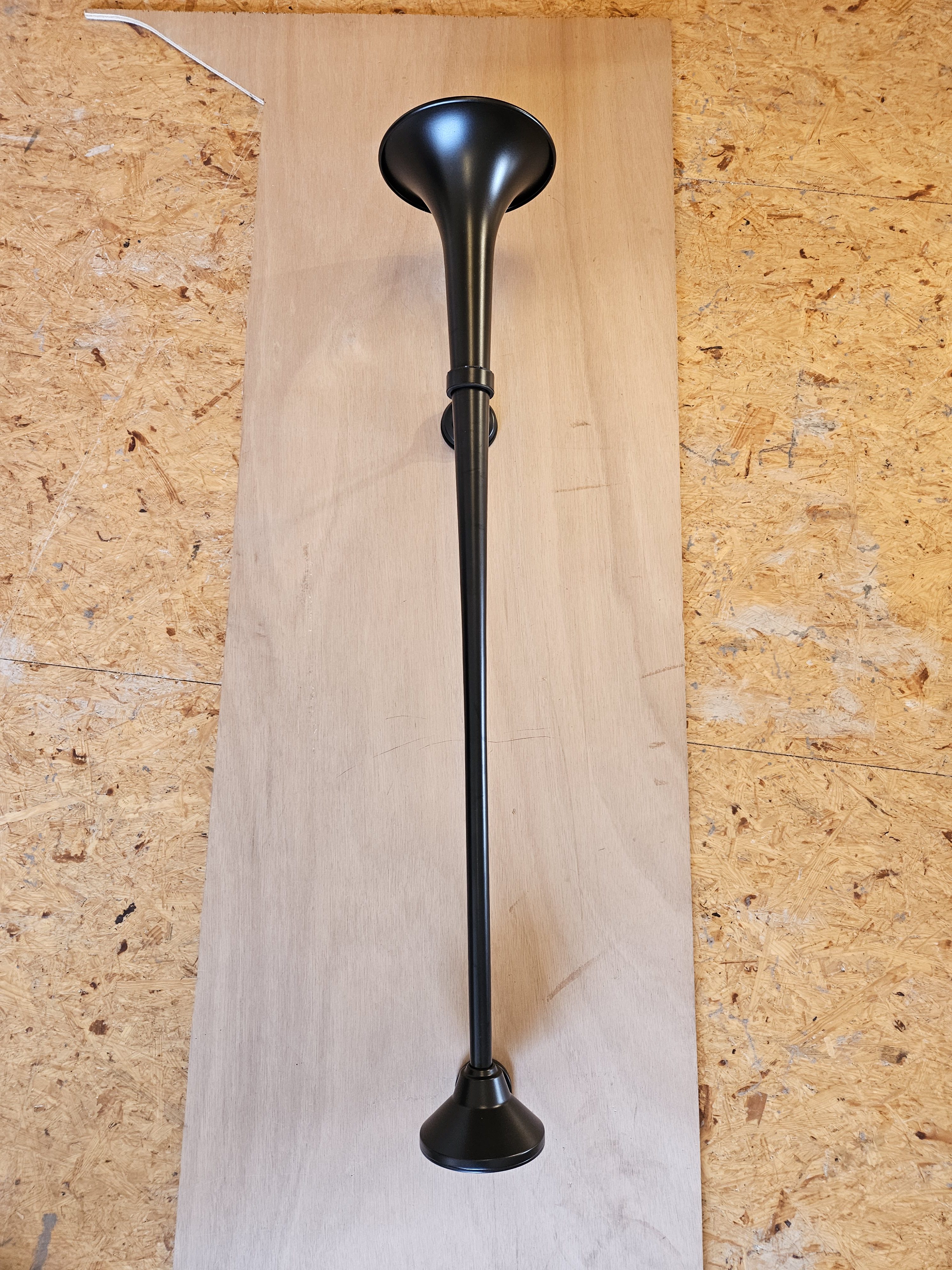 Trompe Nedking 95 cm Noir – Image 3